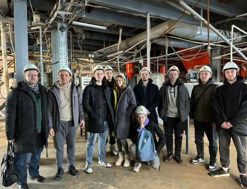 Будущие геологи посетили опытно-промышленный завод «Покровского рудника»