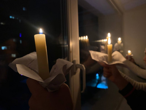 Студенты факультета СПО зажгли свечи в память о жителях и защитниках блокадного Ленинграда