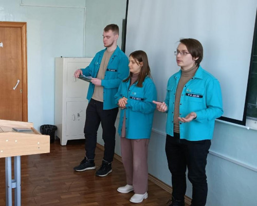 Участники команды Всероссийского студенческого конкурса «Твой ход» пообщались с первокурсниками ФДиТ