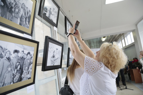 В АмГУ открылась фотовыставка «БАМ. История великой стройки в объективе Владимира Стеганцева»