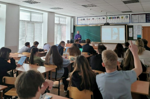 Студенты ФМО провели серию лекций о Китае для школьников