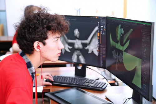Школьники и студенты СПО могут освоить профессию разработчика 1С по программированию игр и приложений